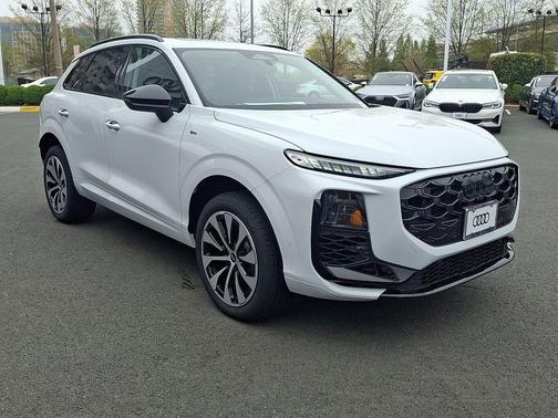 Glacier White Metallic 2026 Audi Q3 TFSI quattro S tronic