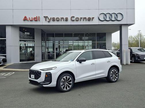 Glacier White Metallic 2026 Audi Q3 TFSI quattro S tronic