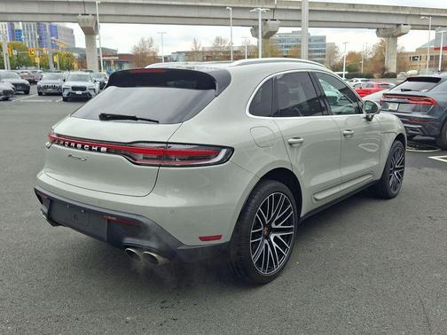 2022 Porsche Macan S