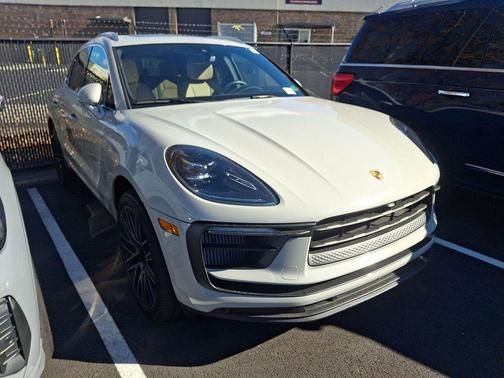 2022 Porsche Macan S