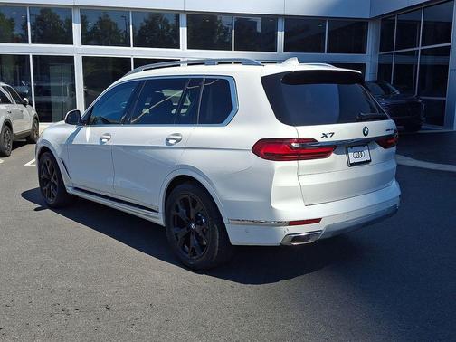 Alpine White 2021 BMW X7 xDrive40i