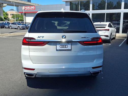 Alpine White 2021 BMW X7 xDrive40i