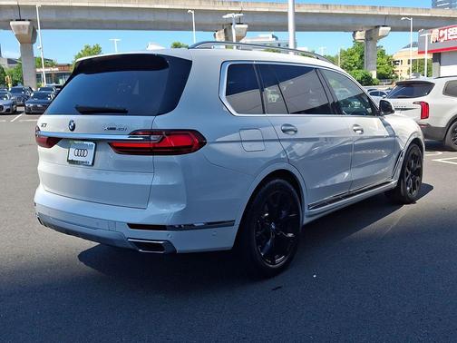 Alpine White 2021 BMW X7 xDrive40i