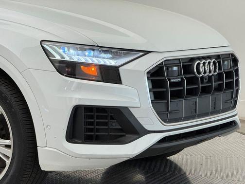 Glacier White Metallic 2021 Audi Q8 55 Premium Plus