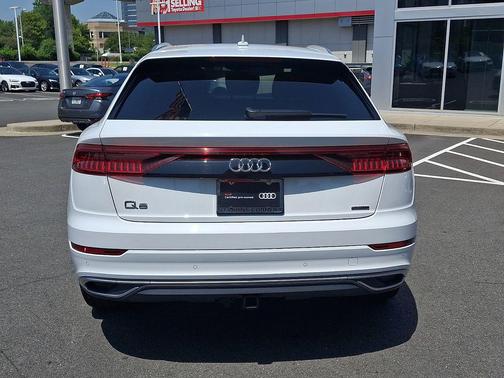 Glacier White Metallic 2021 Audi Q8 55 Premium Plus