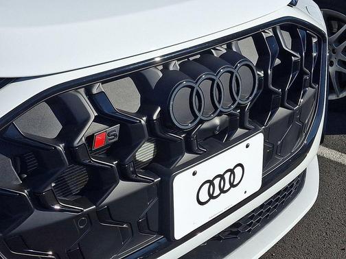 2025 Audi SQ5 3.0T Premium Plus