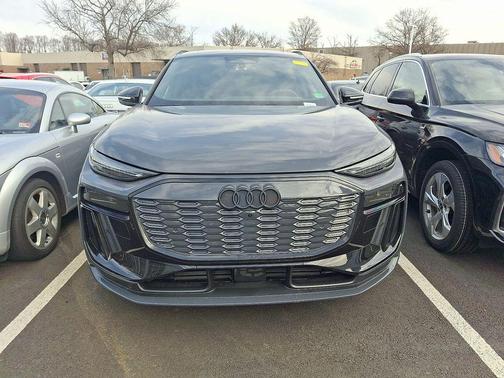 2025 Audi SQ6 e-tron Prestige quattro