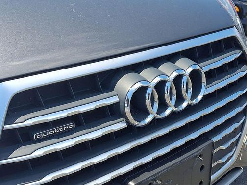 Samurai Gray Metallic 2018 Audi Q7 3.0T Premium Plus