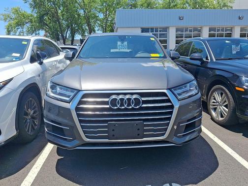 Samurai Gray Metallic 2018 Audi Q7 3.0T Premium Plus