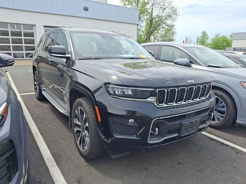 Diamond Black Crystal Pearlcoat 2021 Jeep Grand Cherokee L Overland