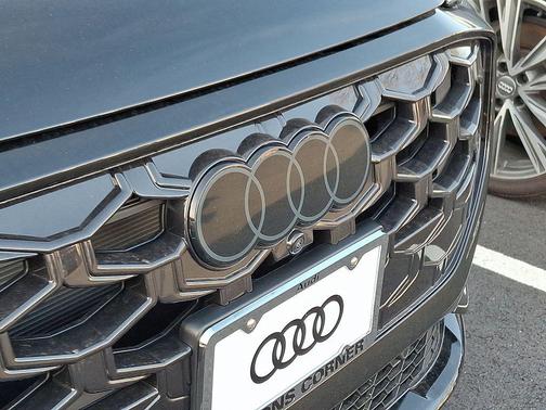 Mythos Black Metallic 2026 Audi Q3 TFSI quattro S tronic