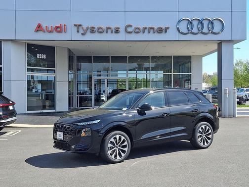 Mythos Black Metallic 2026 Audi Q3 TFSI quattro S tronic