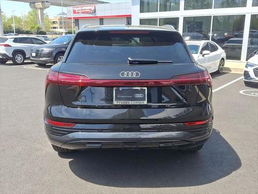 2024 Audi Q8 e-tron Premium Plus