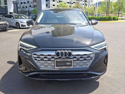 2024 Audi Q8 e-tron Premium Plus
