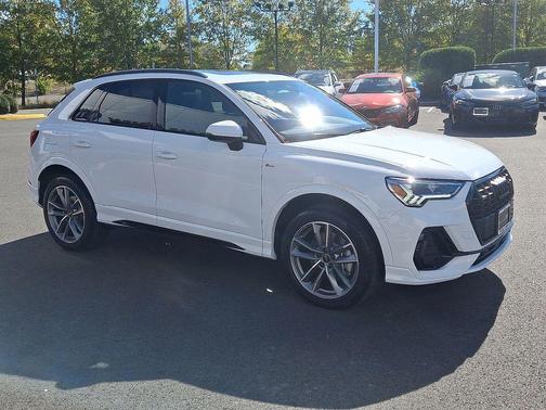 2025 Audi Q3 Premium 45 TFSI S line quattro Tiptronic