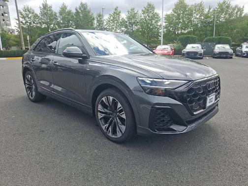 Daytona Gray Pearl Effect 2027 Audi Q8 55 Premium Plus