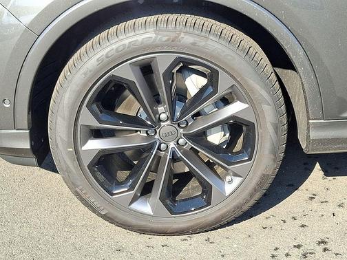 2026 Audi Q7 55 Premium Plus