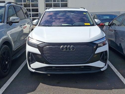 2025 Audi Q4 e-tron Premium Plus 55 quattro