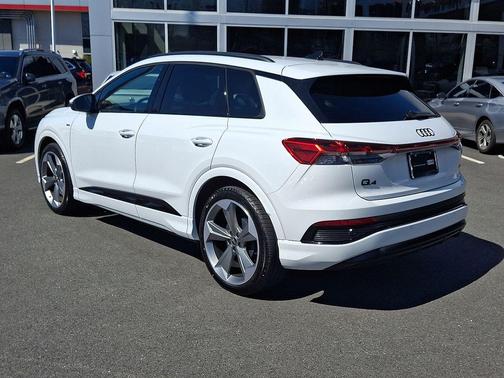 Glacier White Metallic 2025 Audi Q4 e-tron Premium Plus 55 quattro