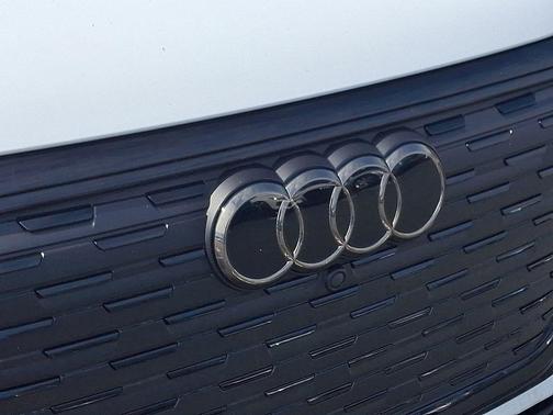 2025 Audi Q4 e-tron Premium Plus 55 quattro