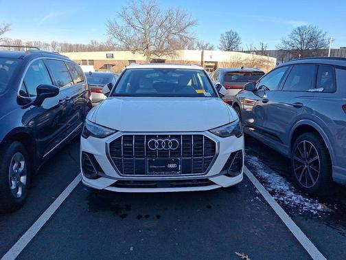 2022 Audi Q3 45 S line Premium