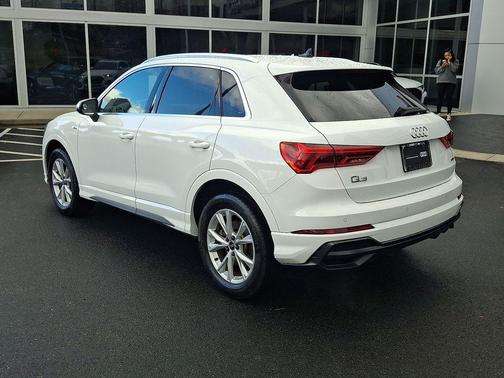 2022 Audi Q3 45 S line Premium
