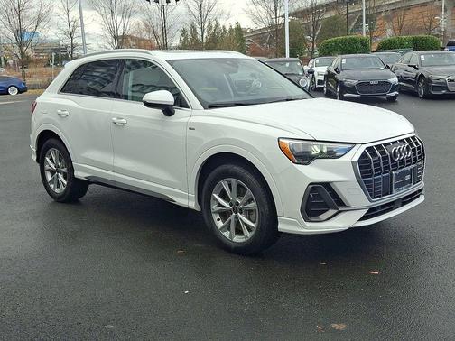 2022 Audi Q3 45 S line Premium