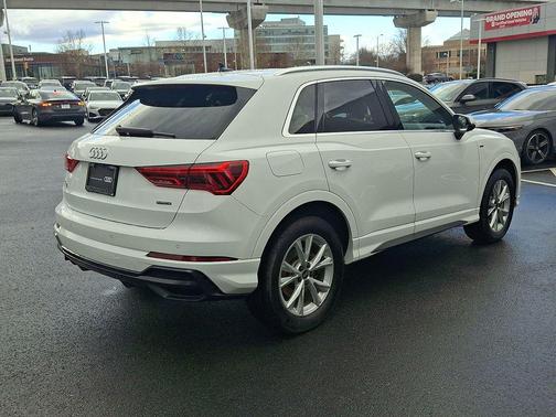 2022 Audi Q3 45 S line Premium