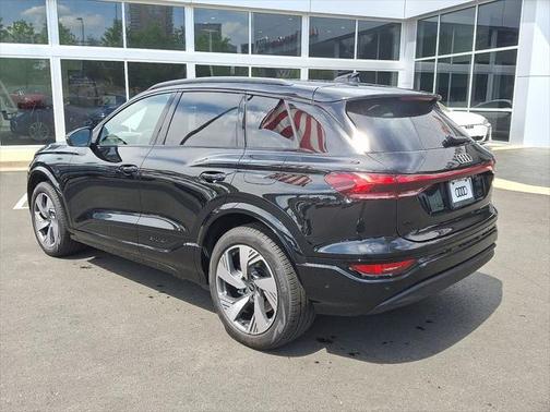 2025 Audi Q6 e-tron Premium Plus quattro