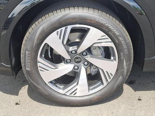 2025 Audi Q6 e-tron Premium Plus quattro