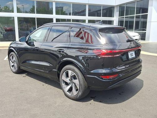 2025 Audi Q6 e-tron Premium Plus quattro