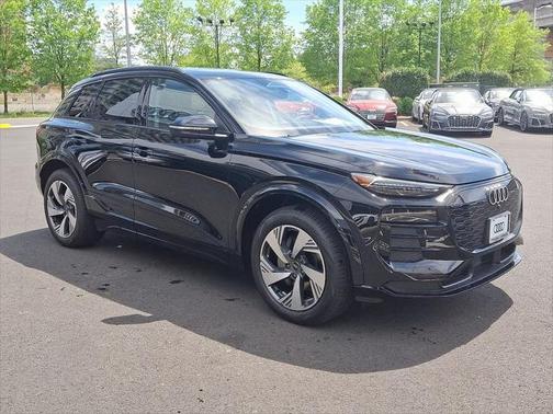 2025 Audi Q6 e-tron Premium Plus quattro