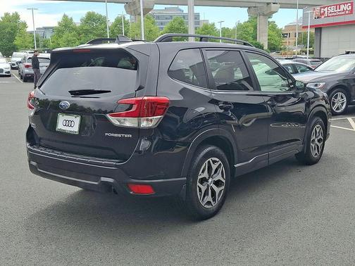 Crystal Black Silica 2019 Subaru Forester Premium
