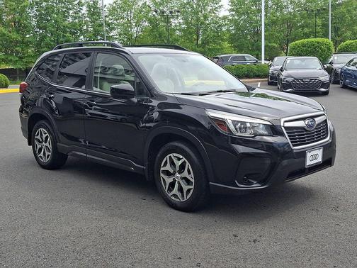 Crystal Black Silica 2019 Subaru Forester Premium