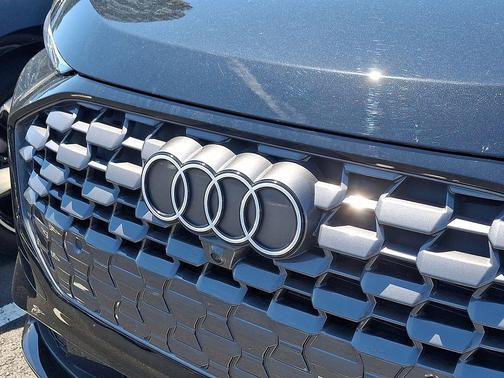 Black Metallic 2025 Audi Q5 Premium Plus TFSI quattro S tronic