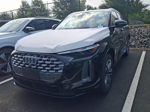 Mythos Black Metallic 2026 Audi Q5 Premium