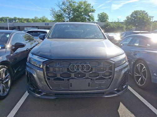 Daytona Gray Pearl 2026 Audi Q7 55 Prestige