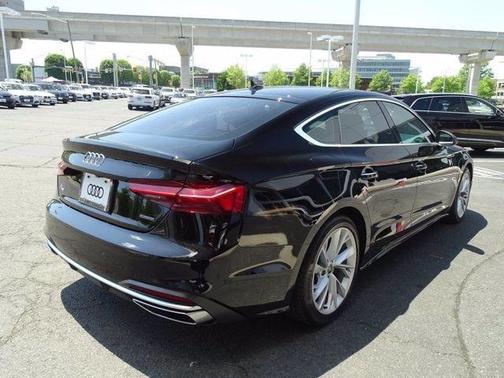 Photo 4 of 37 of 2021 Audi A5 40 Premium