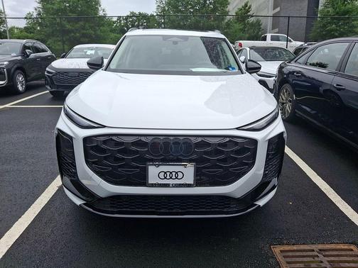 Glacier White Metallic 2026 Audi Q3 TFSI quattro S tronic