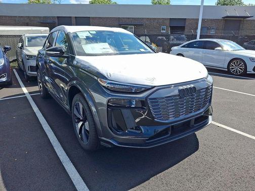 2025 Audi SQ6 e-tron Prestige quattro