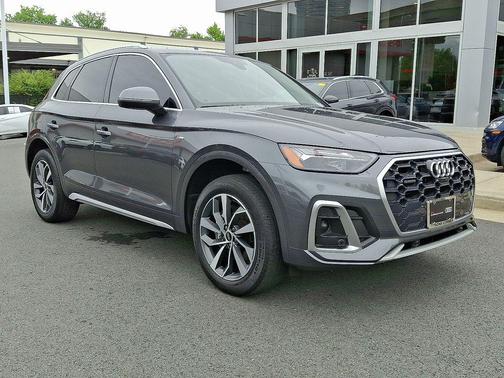 Daytona Gray Pearl 2023 Audi Q5 45 S line Premium Plus