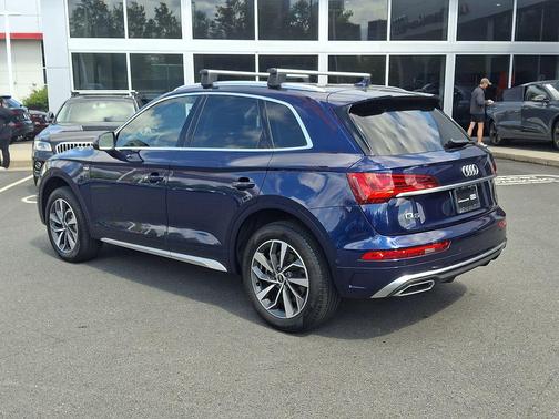 Navarra Blue Metallic 2023 Audi Q5 45 S line Prestige