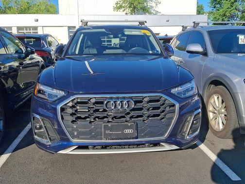 Navarra Blue Metallic 2023 Audi Q5 45 S line Prestige