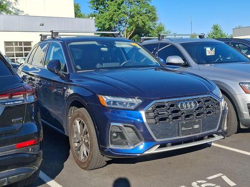 Navarra Blue Metallic 2023 Audi Q5 45 S line Prestige