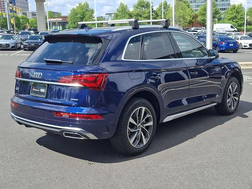 Navarra Blue Metallic 2023 Audi Q5 45 S line Prestige