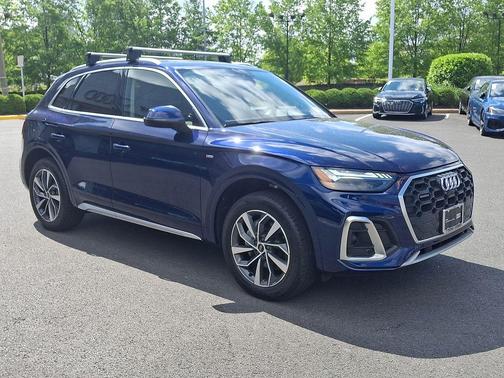 Navarra Blue Metallic 2023 Audi Q5 45 S line Prestige