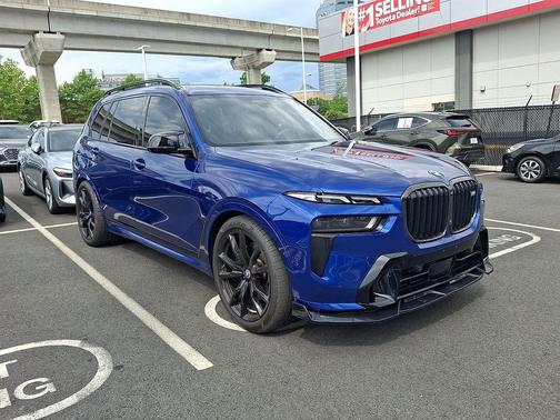 Marina Bay Blue Metallic 2023 BMW X7 M60i