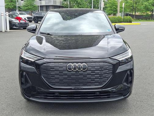 Mythos Black Metallic 2023 Audi Q4 e-tron Prestige 50 quattro