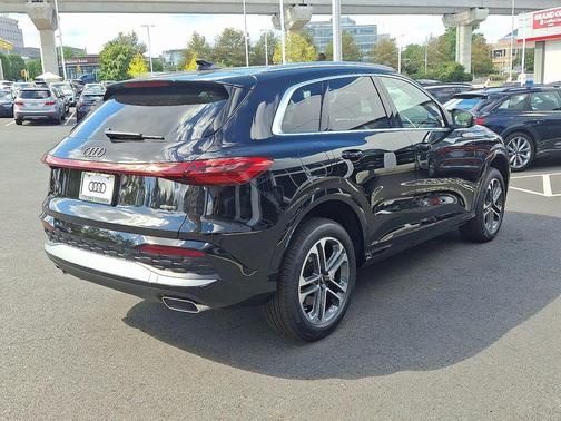 2025 Audi Q5 Premium