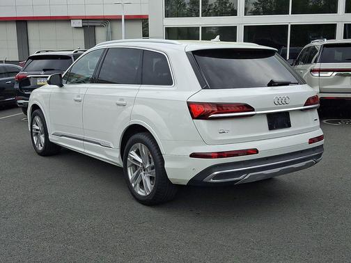 Carrara White 2021 Audi Q7 55 Premium Plus